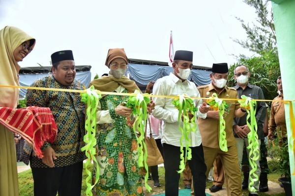 Resmikan Gedung Madrasah di STM Hulu, Edy Rahmayadi Akan Bantu Keperluan Sekolah